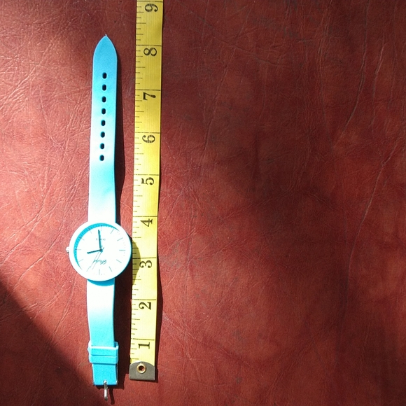 Powder blue rubber watch - Picture 4 of 6